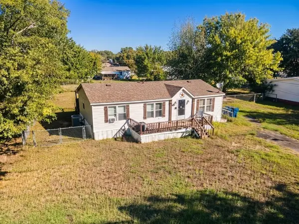 210 E Shadow Wood, Gun Barrel City, TX 75156