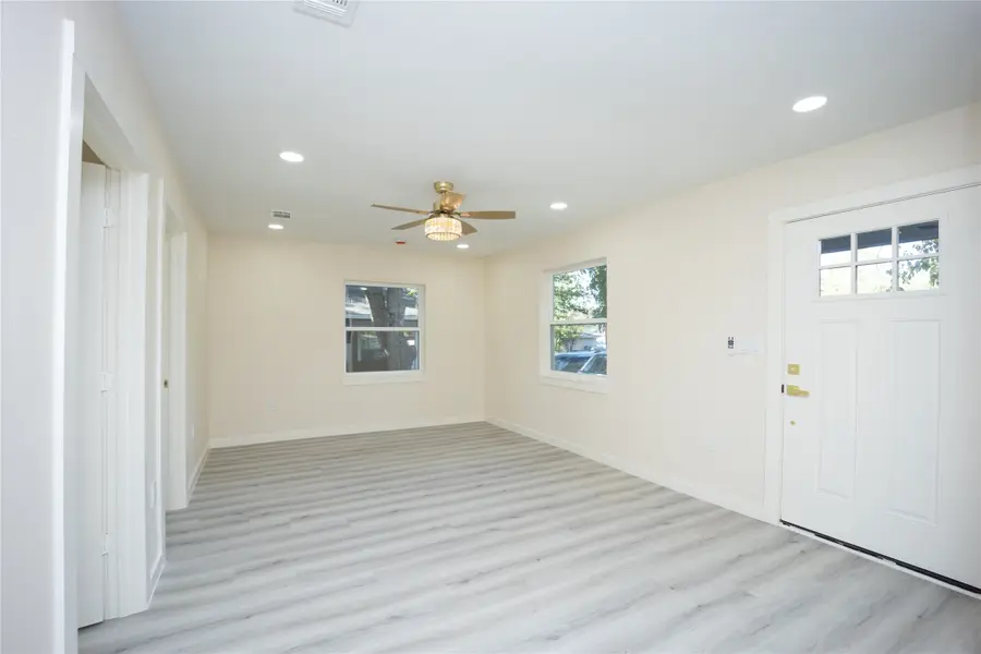 1103 N Sherman Street, Ennis, TX 75119 - #3