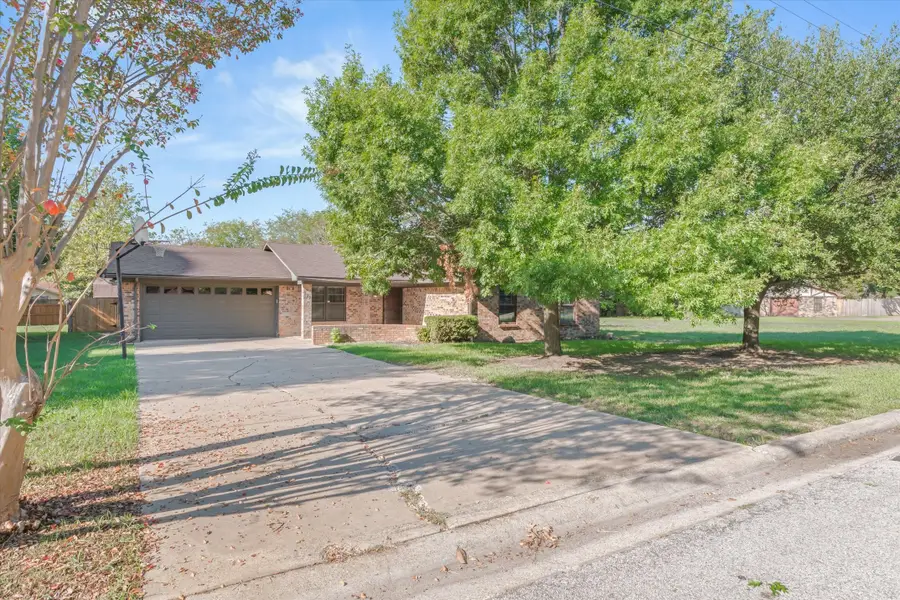322 Juanita Avenue, Wills Point, TX 75169 - #2