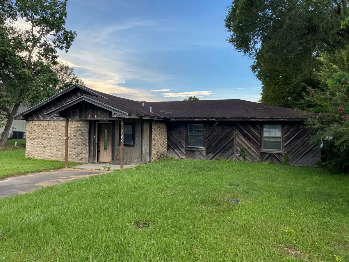 21788 Ih 10, Vidor, TX 77662 - #1