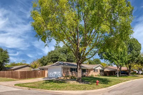 7601 Noreast Drive, North Richland Hills, TX 76180