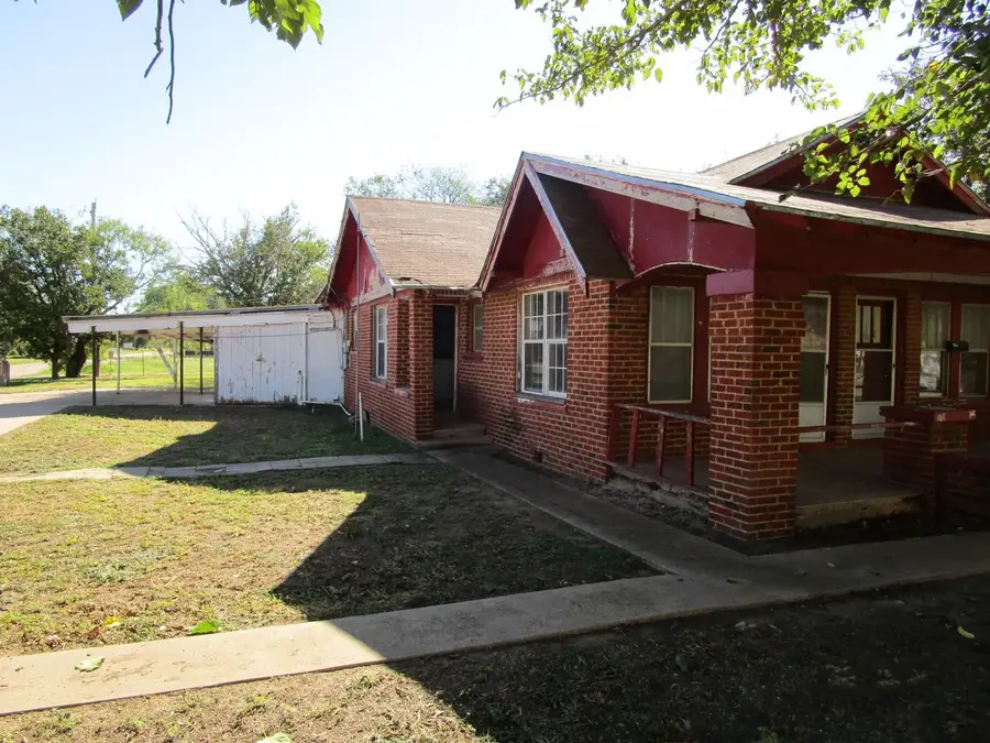 208 N Avenue E, Haskell, TX 79521 - #3