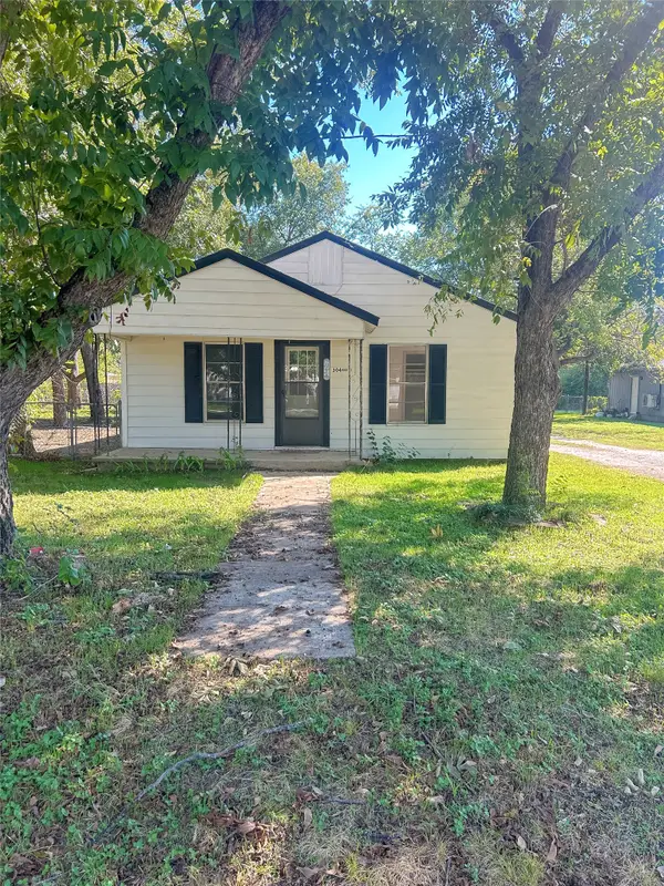 304 N Neches Street, Whitney, TX 76692