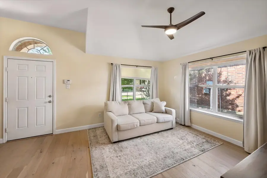 8123 Tierra Del Sol Road, Arlington, TX 76002 - #2