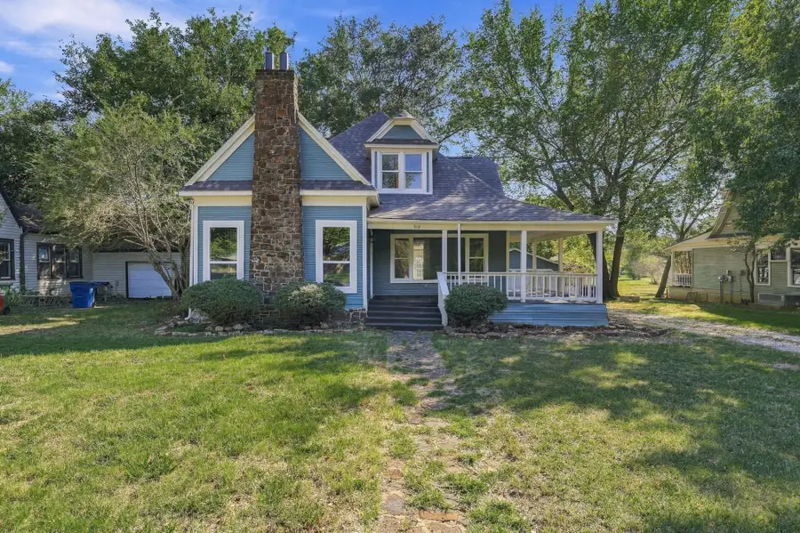 512 E Main Street, Whitesboro, TX 76273 - #2
