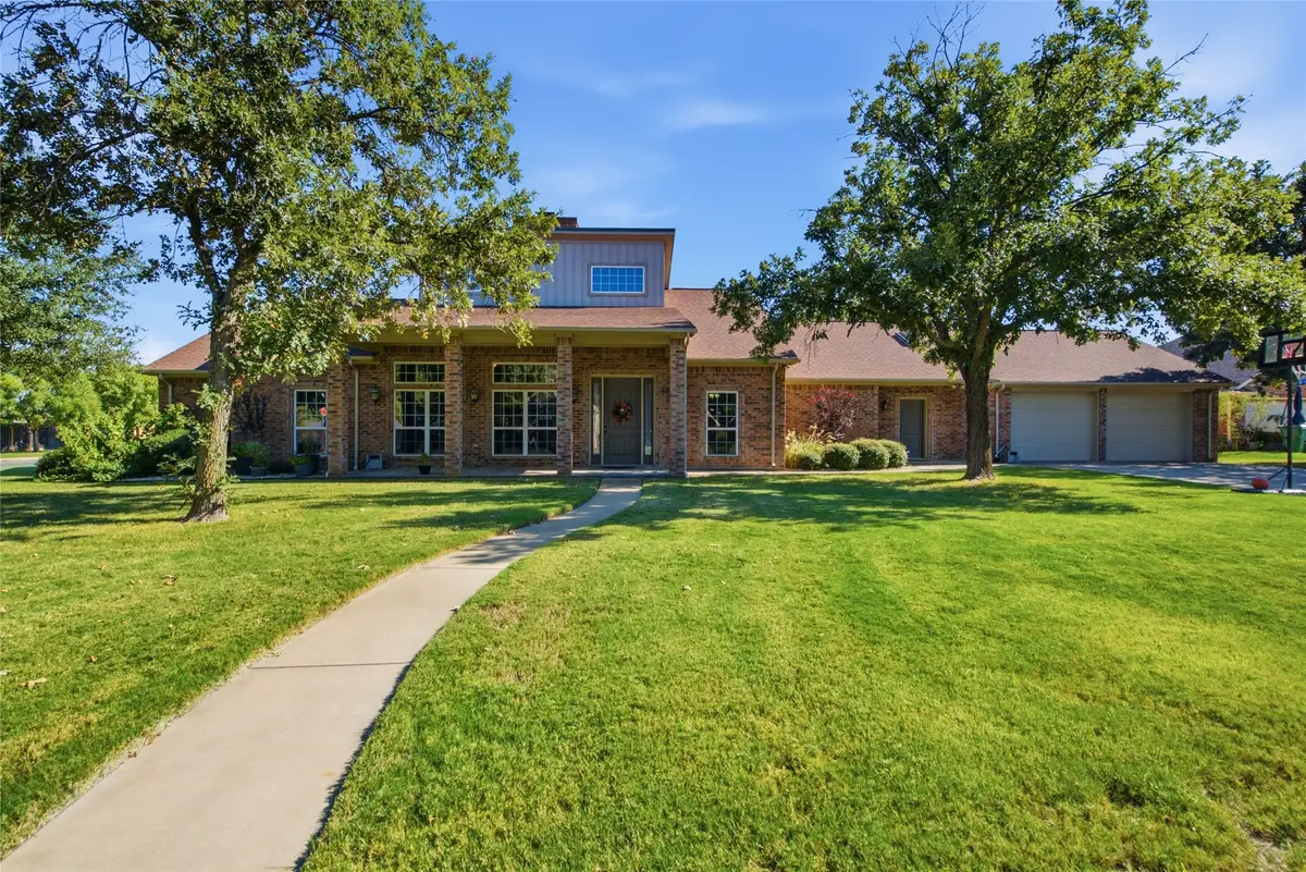 800 Cottonwood Court, Stephenville, TX 76401 - #1