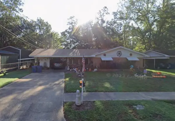 470 S Hearne Street, Waskom, TX 75692