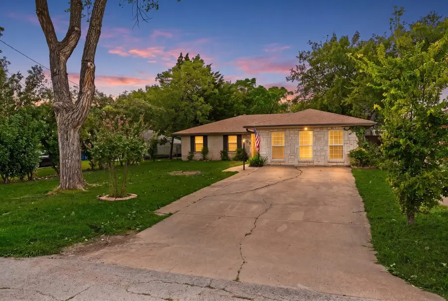 203 Evelyn Street, Desoto, TX 75115 - #2