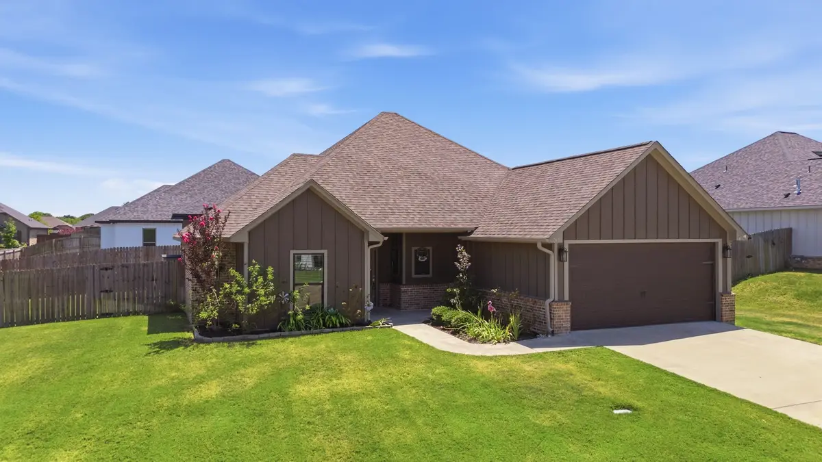 217 Smith Circle, Lindale, TX 75771 - #1
