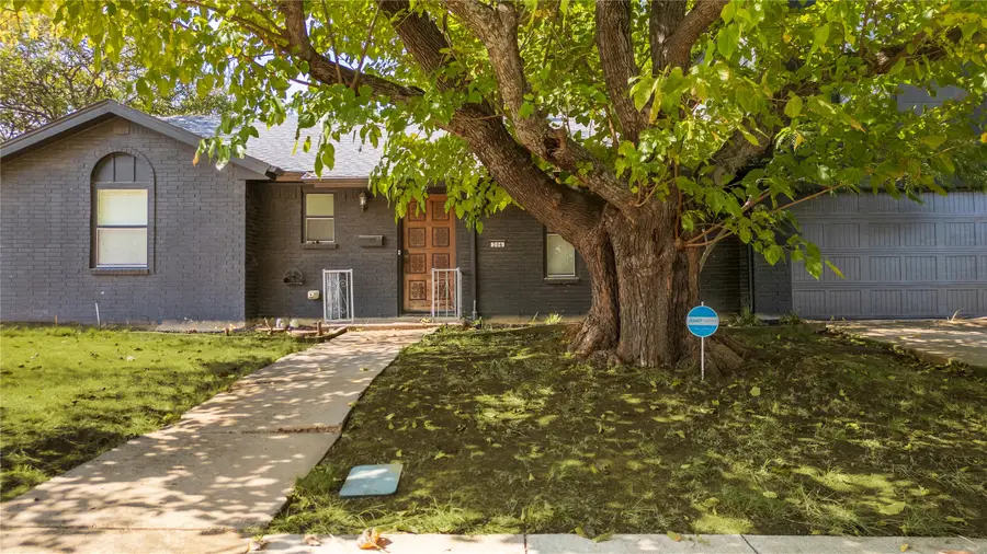 206 Sixpence Lane, Euless, TX 76039 - #3