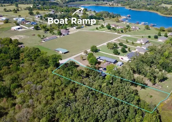 393 Rs County Road 3390, Emory, TX 75440