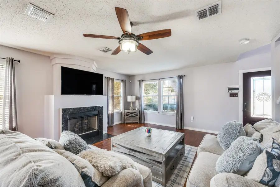 220 Sunset Oaks Drive, Fort Worth, TX 76112 - #3