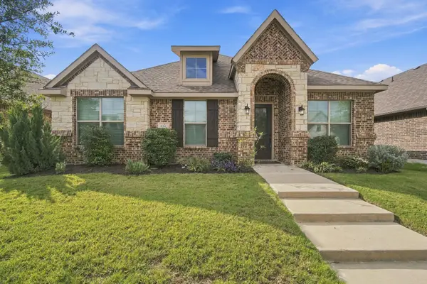 548 Washington Avenue, Waxahachie, TX 75165