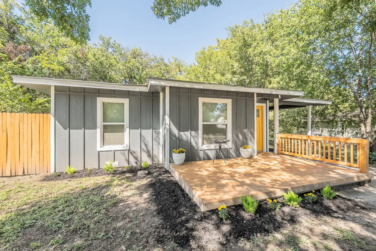 1228 S Brazos Street, Weatherford, TX 76086 - #1