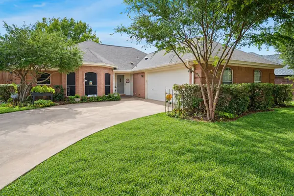 8920 Ashcraft Drive, North Richland Hills, TX 76182