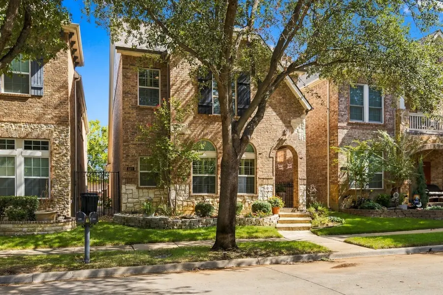 227 Buckingham Avenue, Euless, TX 76040 - #2