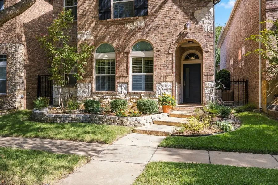 227 Buckingham Avenue, Euless, TX 76040 - #3
