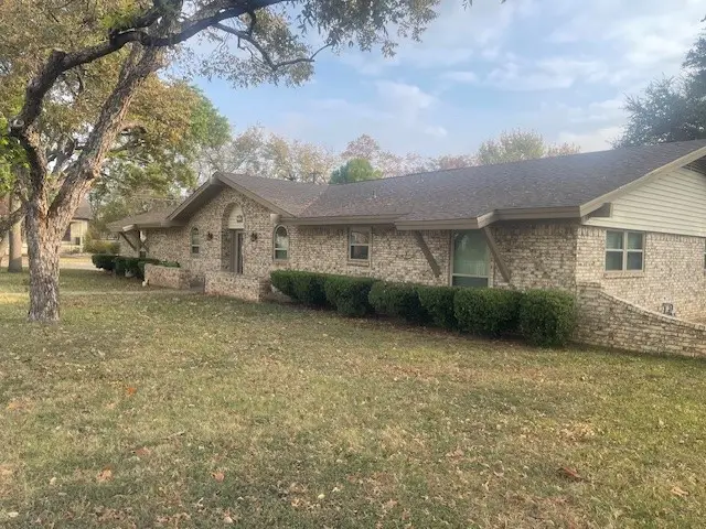 315 S Baker Street, Granbury, TX 76048 - #2