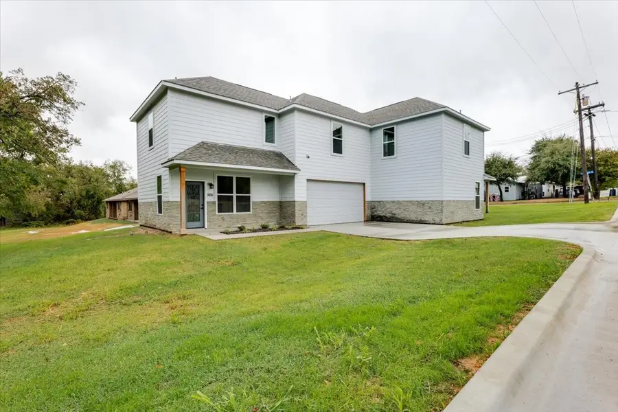 401 E Mulberry Street, Decatur, TX 76234 - #3