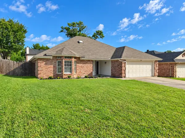 1507 Lincoln Drive, Mansfield, TX 76063