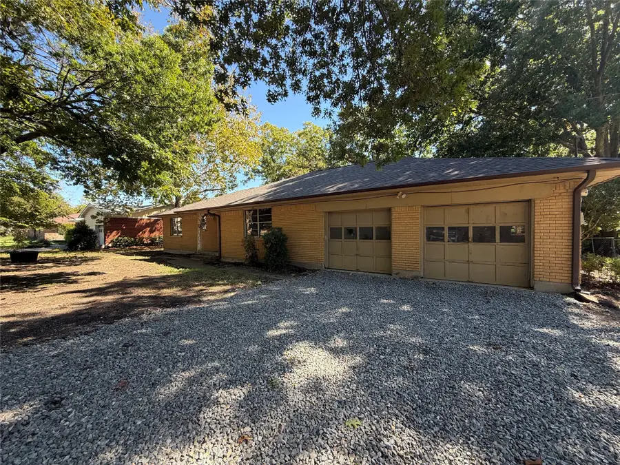 415 W Fulton Street, Van Alstyne, TX 75495 - #2