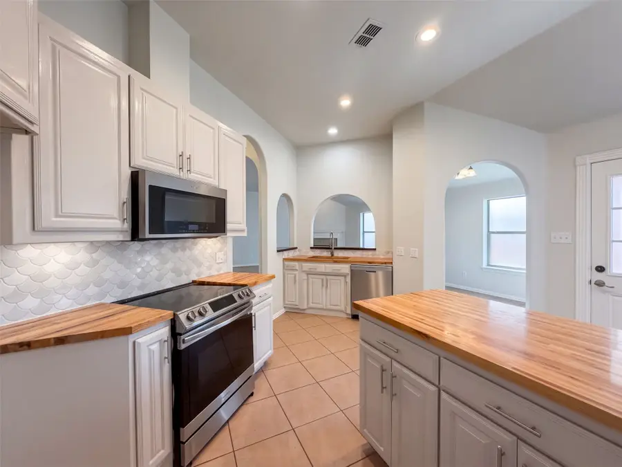 2961 Salado Trail, Fort Worth, TX 76118 - #2