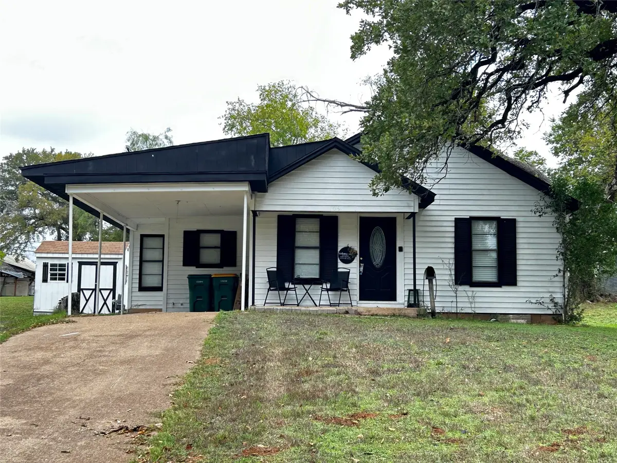 109 E Leon Street, Gatesville, TX 76528 - #1