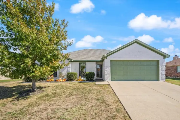 1218 Beacon Hill Drive, Midlothian, TX 76065