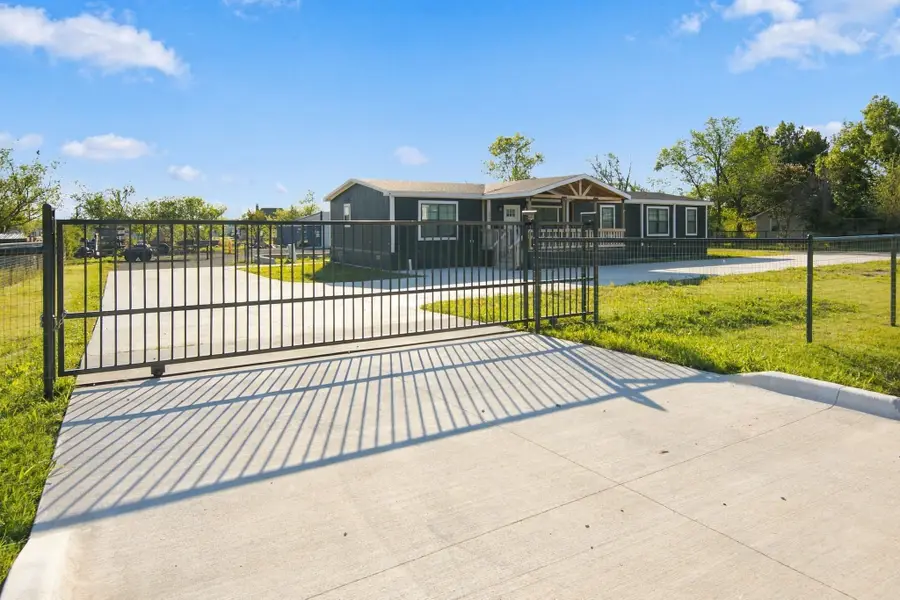 18061 Cindy Lane, Justin, TX 76247 - #2