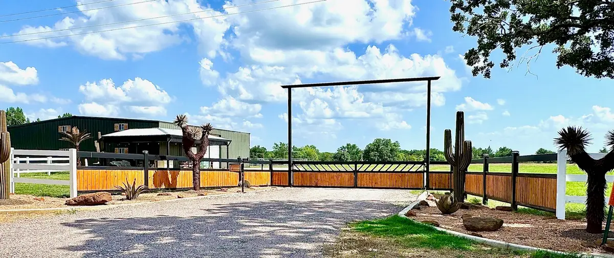 8690 E Fm 922 Highway, Valley View, TX 76272 - #1
