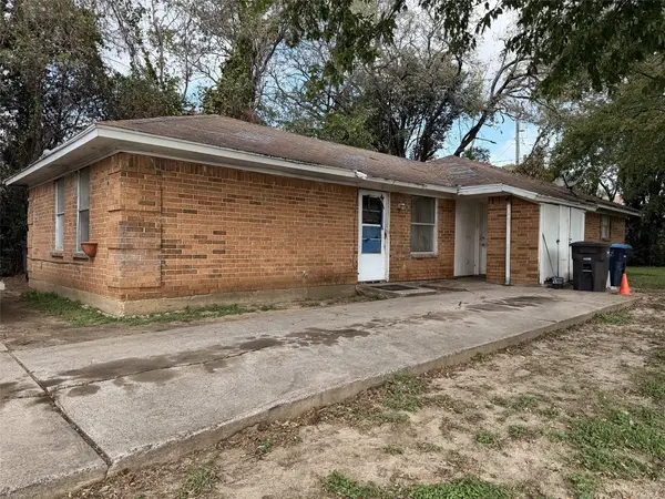 5332 Helmick Avenue, Fort Worth, TX 76107