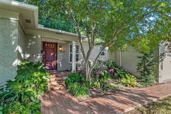 9711 E Lake Highlands Drive, Dallas, TX 75218