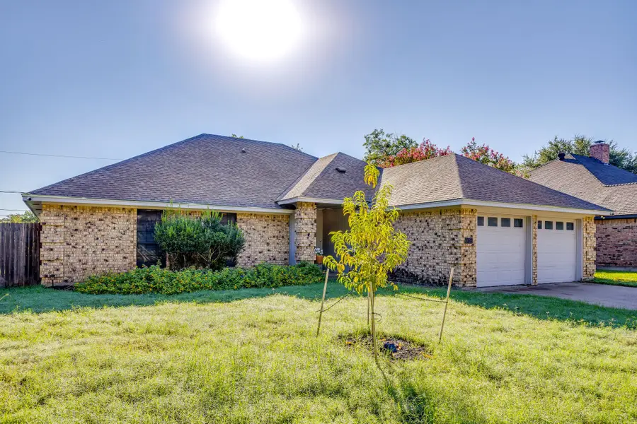6015 Kenilworth Drive, Arlington, TX 76001 - #3