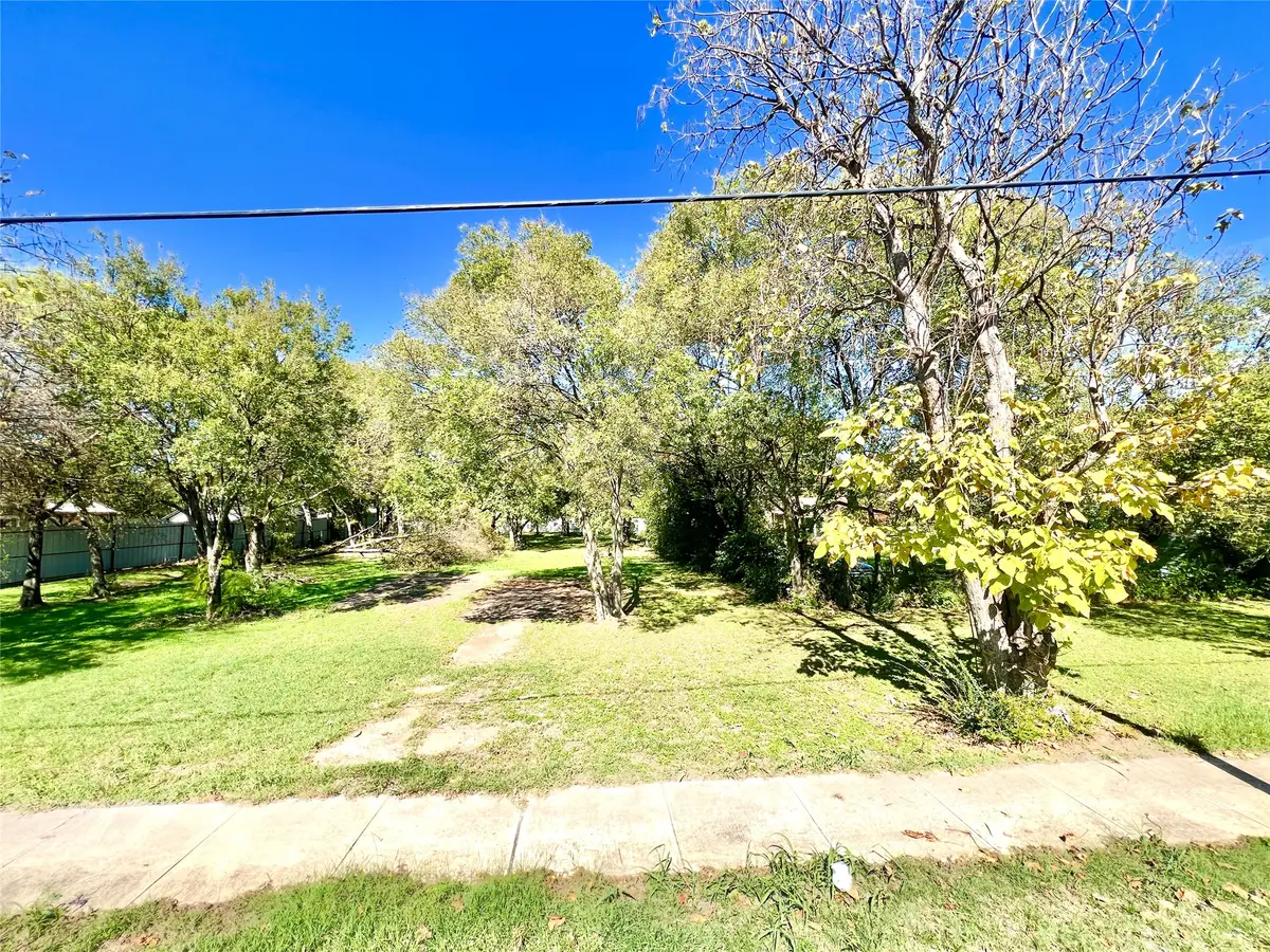 431 W Danieldale Road, Dallas, TX 75232 - #1