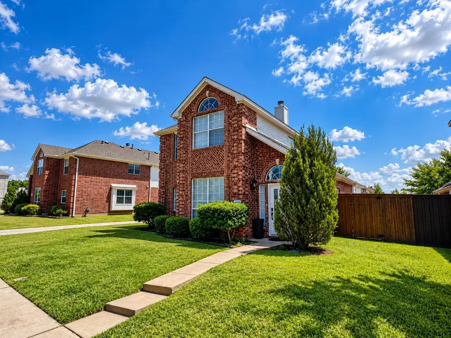 1402 Stone Canyon Way, Lewisville, TX 75067 - #3