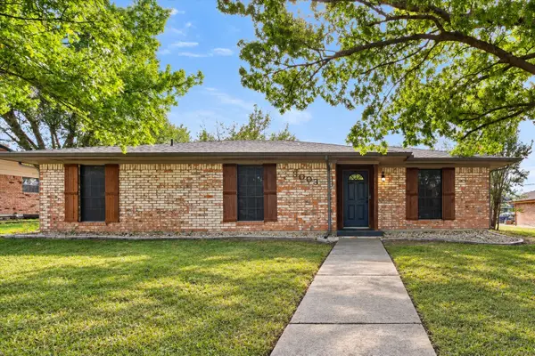 3003 Linda Drive, Ennis, TX 75119