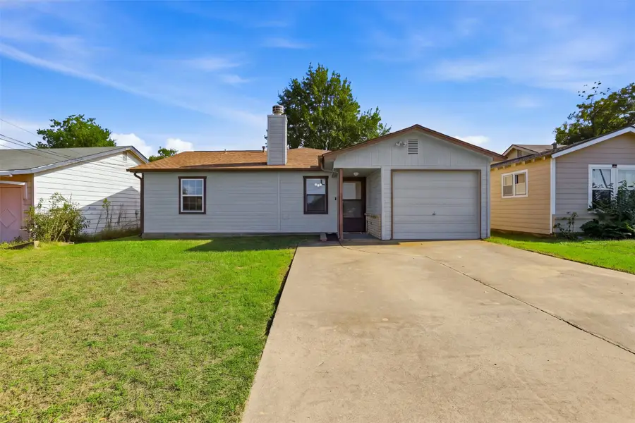 609 W Kilpatrick Avenue, Cleburne, TX 76033 - #2