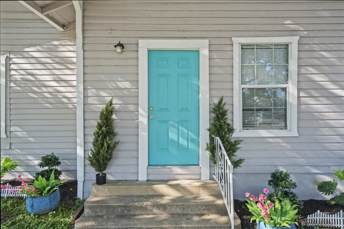 220 W Wardville Street, Cleburne, TX 76033 - #1