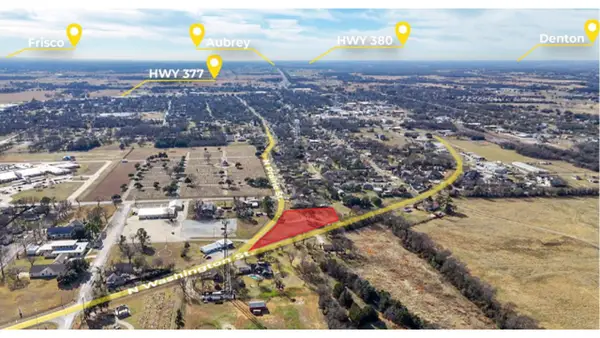 929 N Washington Street, Pilot Point, TX 76258