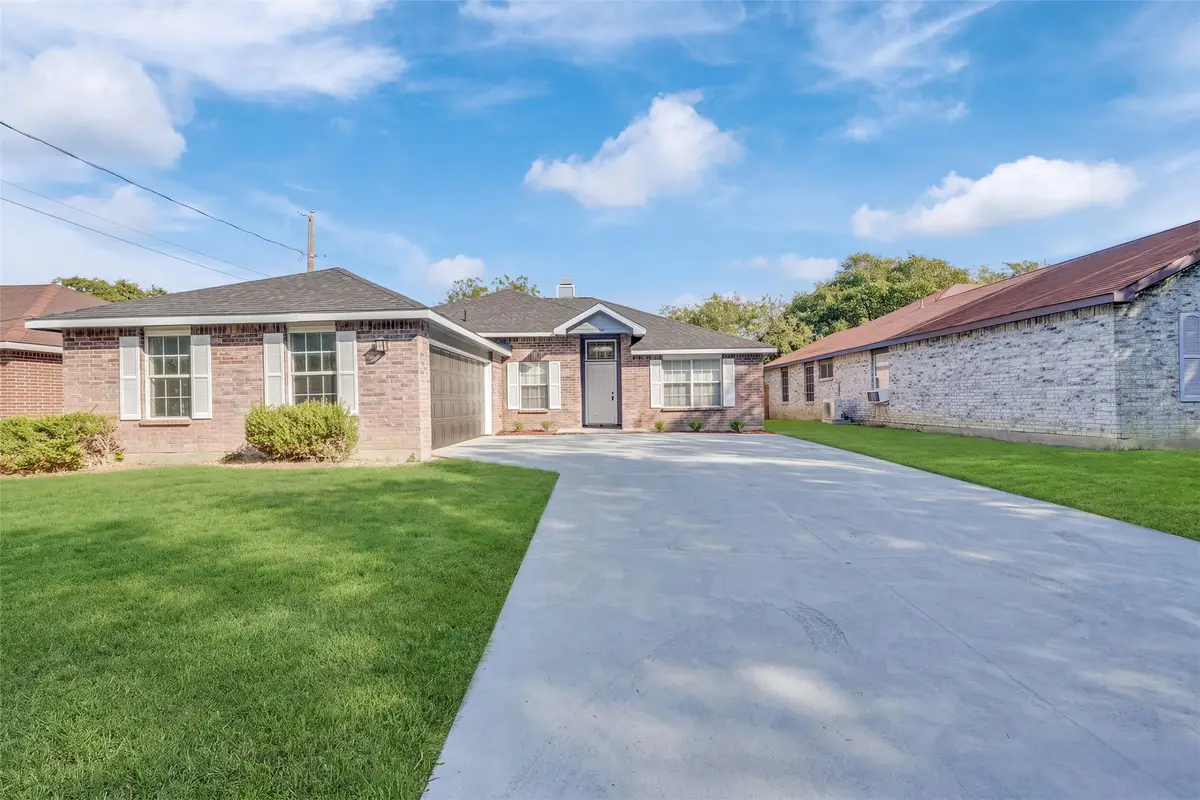 1117 Silver Spruce Drive, Arlington, TX 76001 - #1