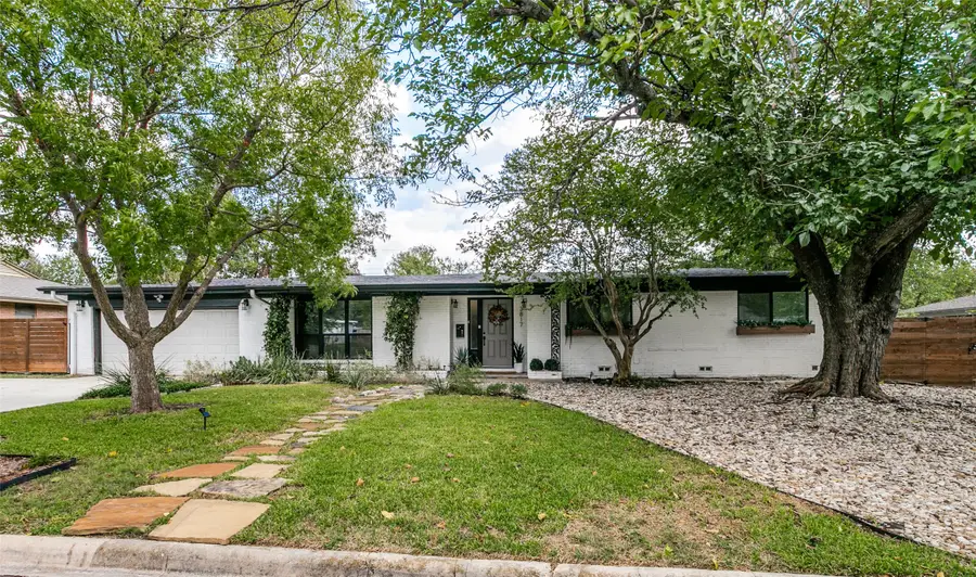 3817 Springbranch Drive, Benbrook, TX 76116 - #3