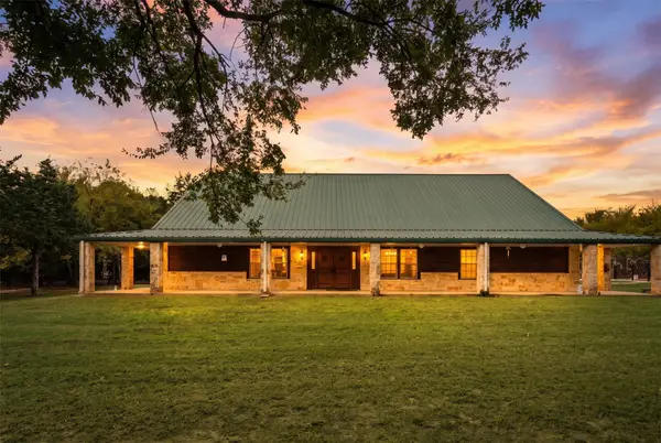464 Oak Hill Road, Valley View, TX 76272