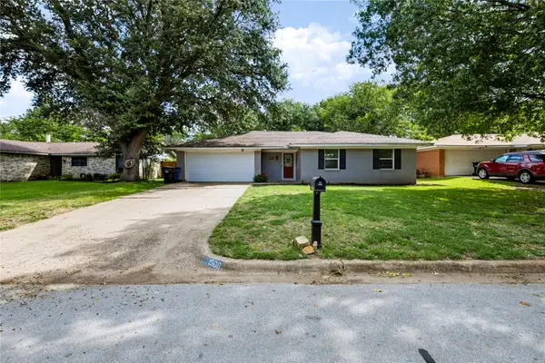 1508 Yucca Street, Midlothian, TX 76065