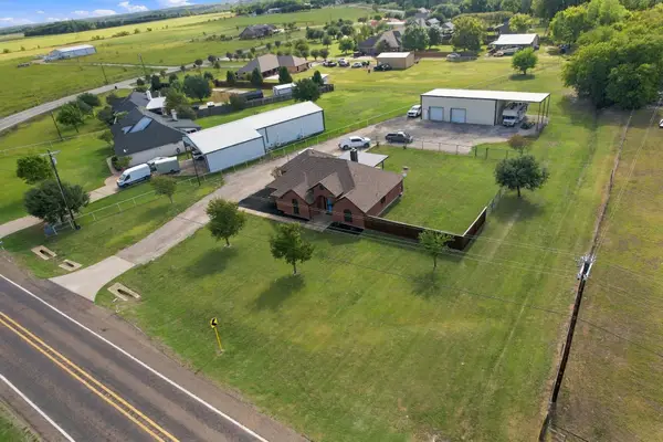 1206 W Fm 813, Palmer, TX 75152