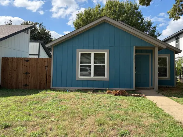 2282 Nantucket Village Circle, Dallas, TX 75227