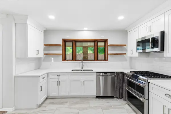 1953 Limerick Lane, Grapevine, TX 76051