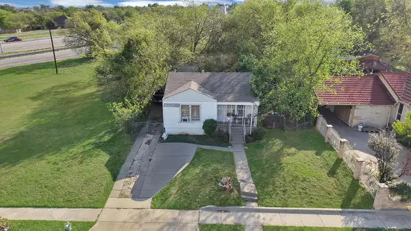 2813 S Wesleyan Drive, Fort Worth, TX 76105