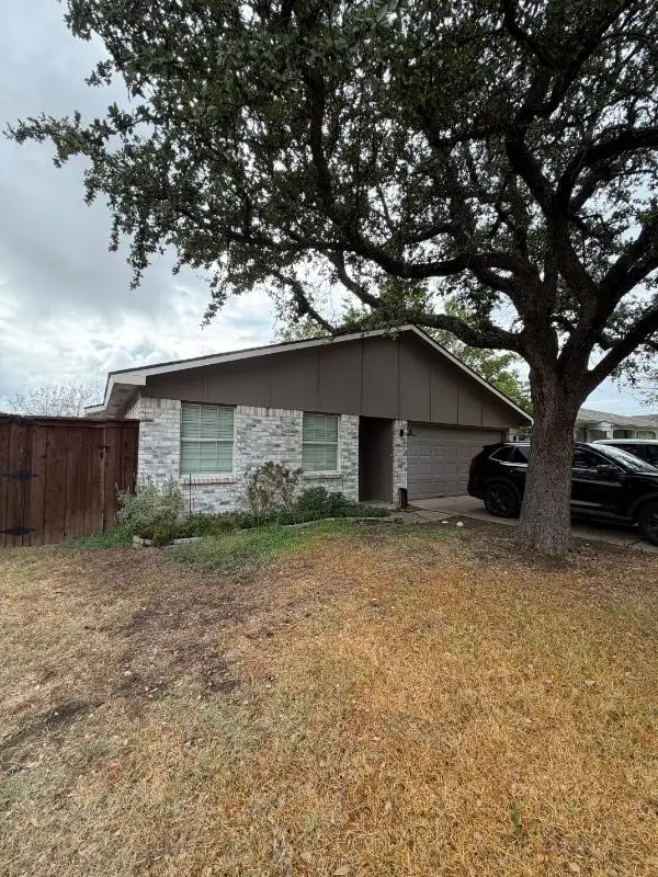 2915 Rayswood Drive, Carrollton, TX 75007