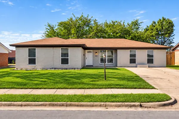 301 Linda Drive, Burleson, TX 76028
