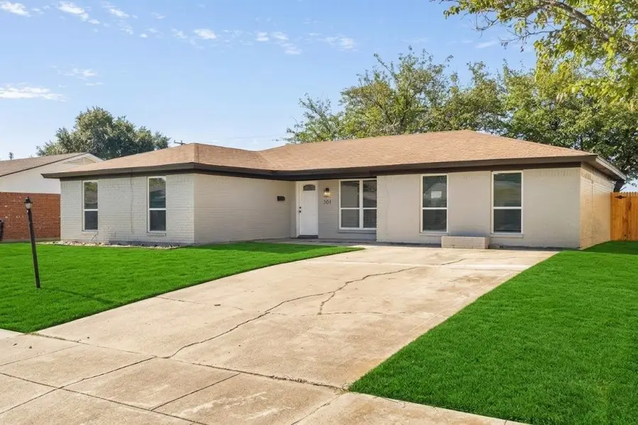 301 Linda Drive, Burleson, TX 76028 - #2